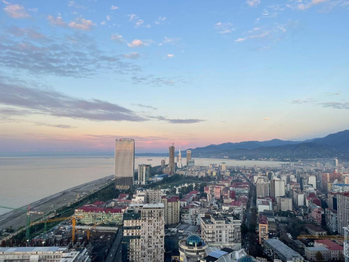 Black Sea Batumi Hotel Orbi City Bagian luar foto