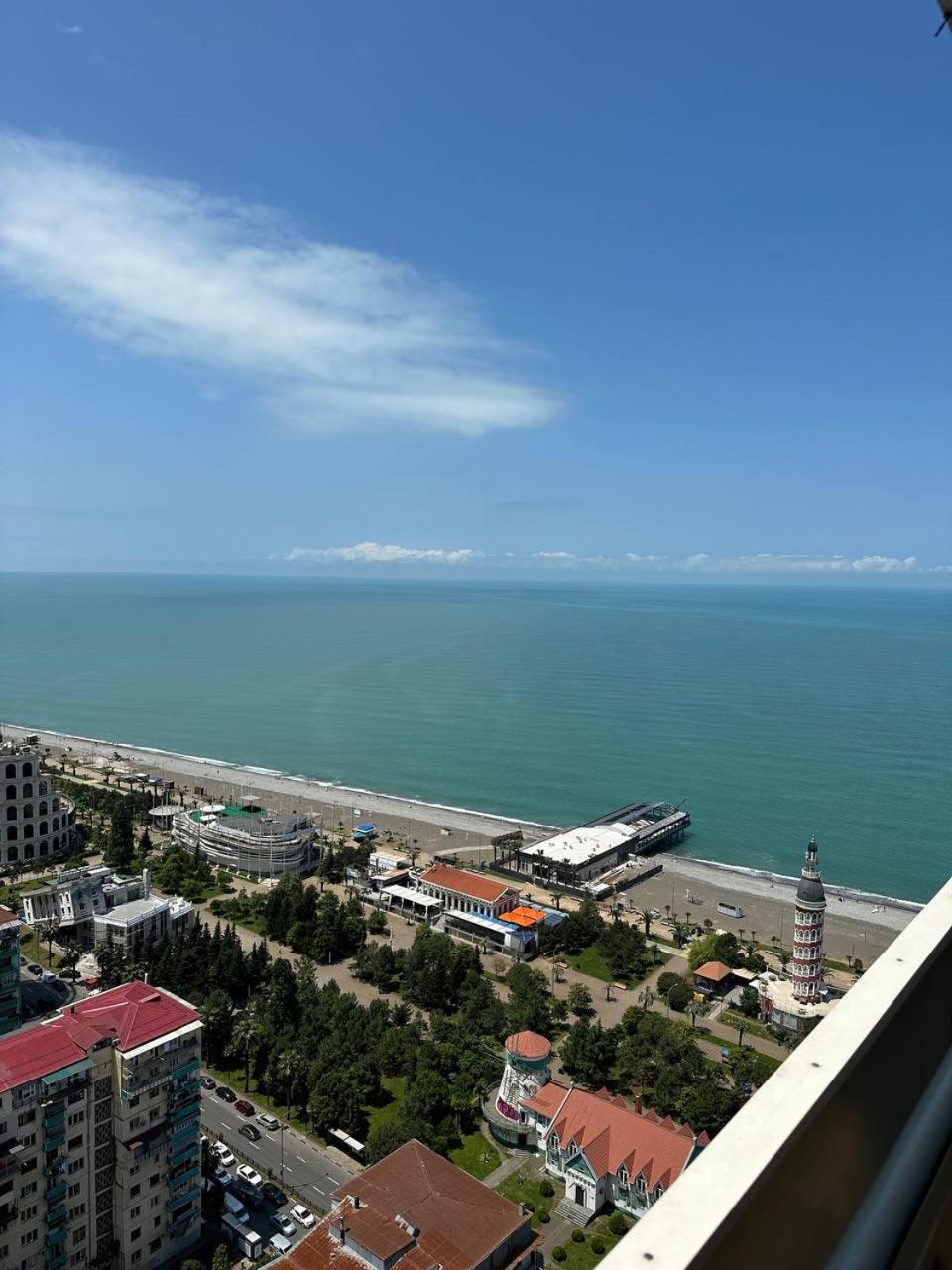 Black Sea Batumi Hotel Orbi City Bagian luar foto